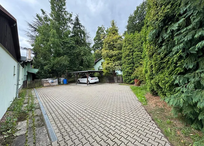 Kwatera prywatna Dubi & Free Parking Cieplice